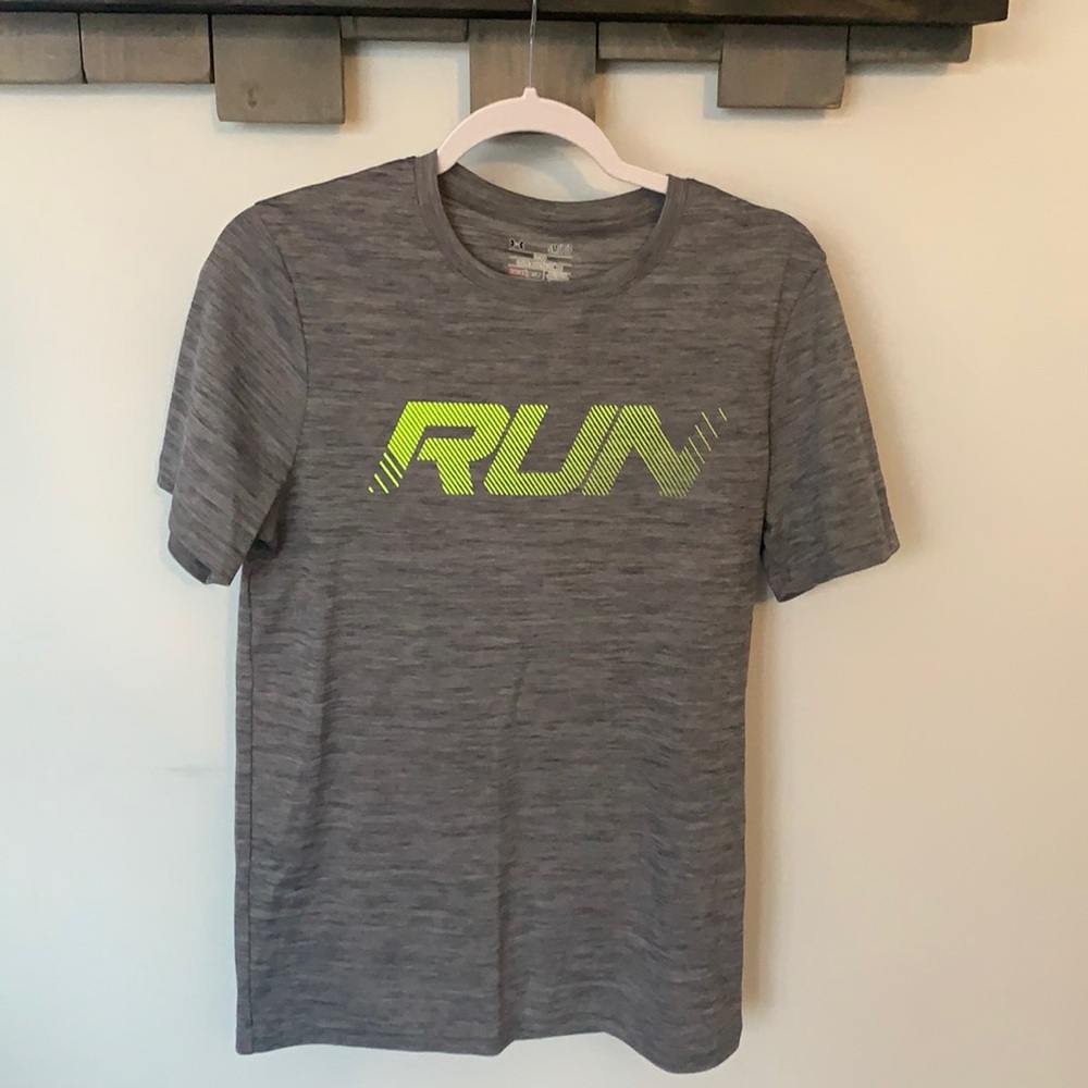 Men’s Fitted under armour shirt